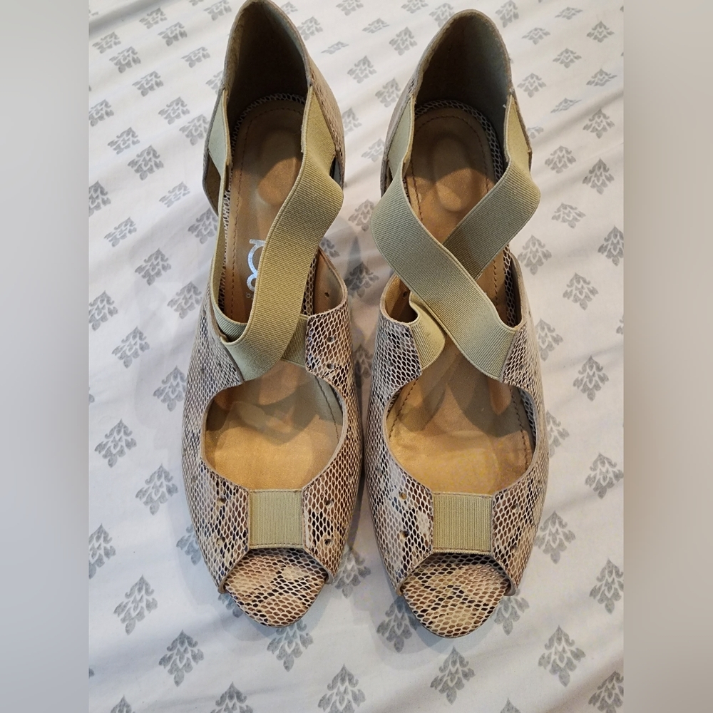 You by Crocs Animal Print Heels, Size 9